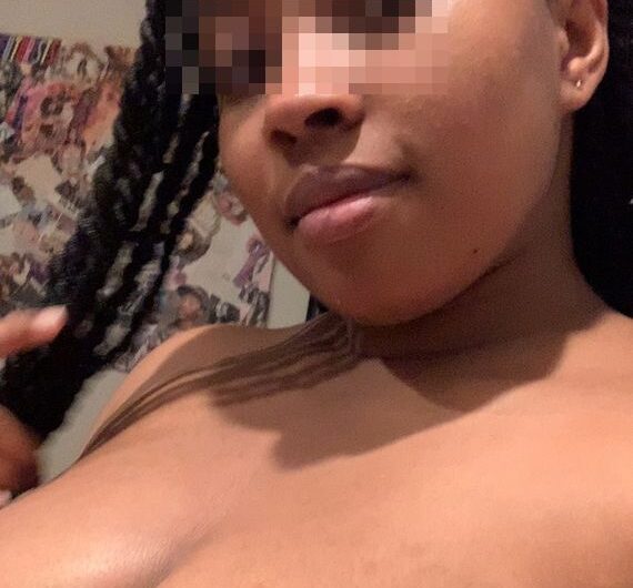 Black voluptueuse et gourmande offre pipe sur Oyonnax